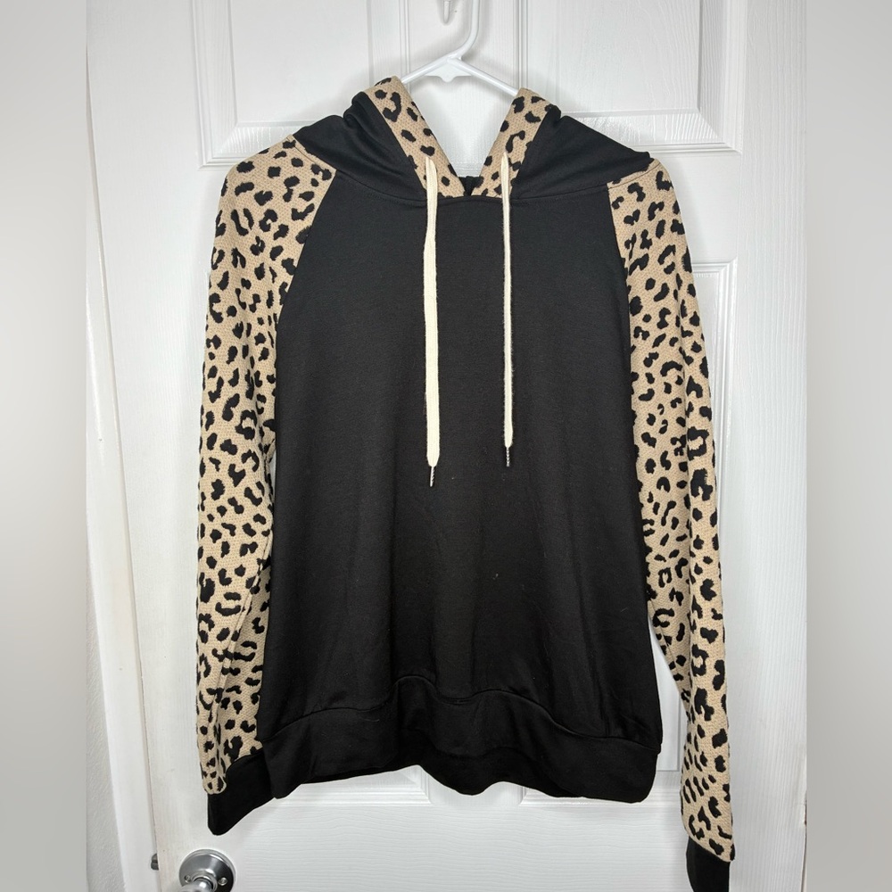Leopard Print Black Hoodie Amoli women’s sz L